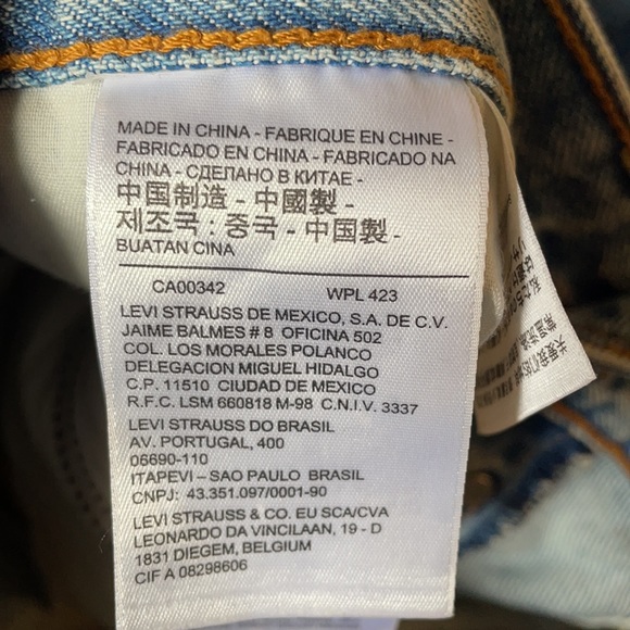 Levi’s Original Cut Off Short - Picture 7 of 11